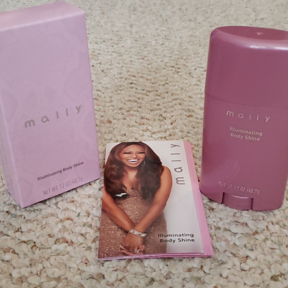 Mally, Illuminating Body Shine